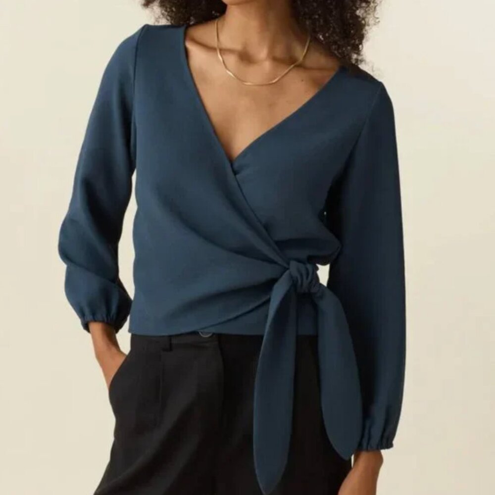 NWT VETTA Wrap Top Navy